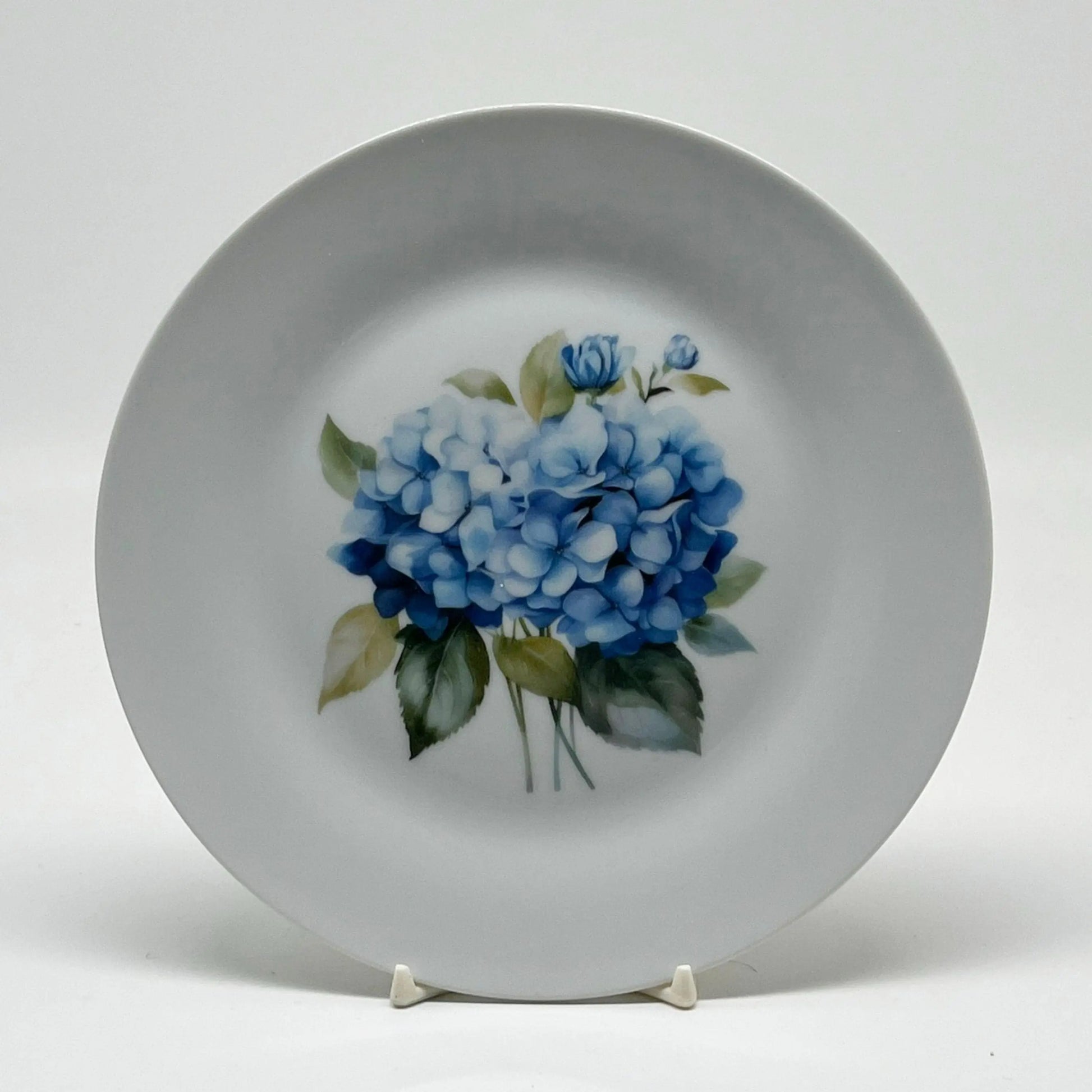 Blue Hydrangea Salad Plate - 7 1/2" | Blue Floral Decor | Spring Tableware Jane & Lizzee